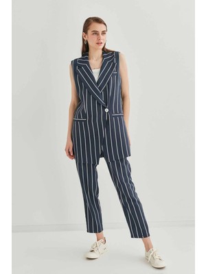 Vitrin Çizgi Desenli Belden Kemerli Yelek