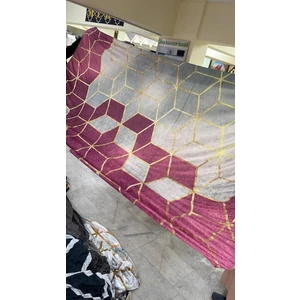 Meka Home Pembe Piramit Model Kadife Lastikli Halı Örtüsü