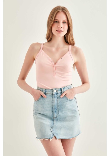 Yaka Çıtçıt Detaylı Askılı Bluz