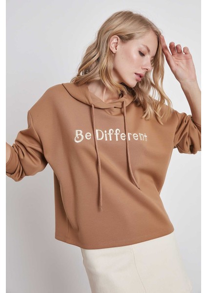 Önü Nakışlı Kapşonlu Sweatshirt modelleri