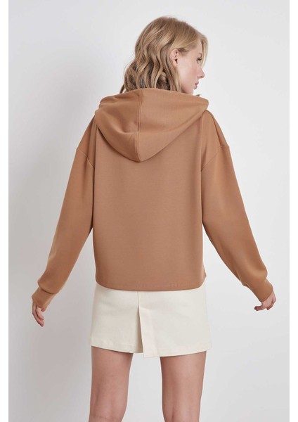 Önü Nakışlı Kapşonlu Sweatshirt indirimleri