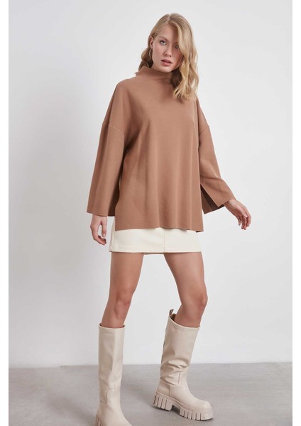 Düşük Kol Yakalı Yanlar Yırtmaçlı Örme Oversize Bluz