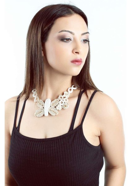 Kelebk Dantel Kolye