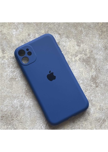 Apple iPhone 11 Uyumlu Kamera Korumalı Logolu Içi Kadife Lansman Silikon Kılıf