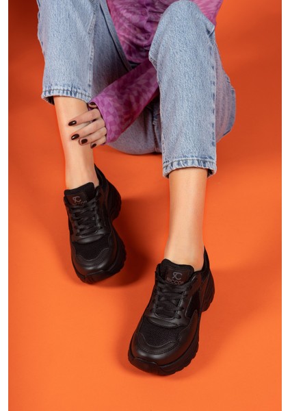 Kadın Siyah Sneaker Düz Taban Ortapedik İç Taban ile Rahat Kullanım indirimleri