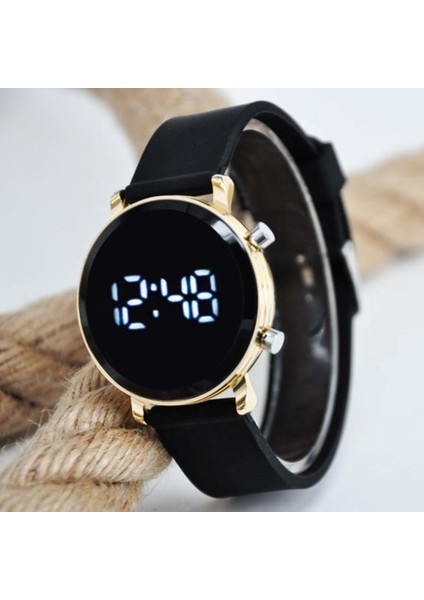 Altın Renk Kasa Siyah Silikon Kordonlu Şık Bayan Kol Saati SU-469