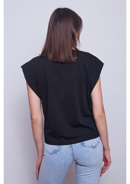 Kadın Geniş Sıfır Yaka Kısa Kol Pamuk Kumaş Oversize Tshirt-Siyah