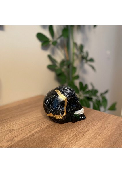 Ağzında Güllü Kurukafa Dekoratif Obje Biblo