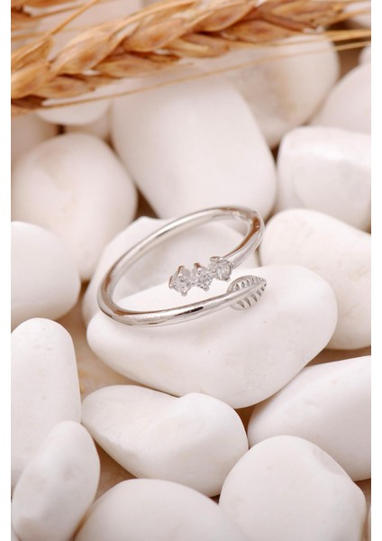 Yapral Tasarım Rodyumlu Ince Gümüş Yüzük 3305