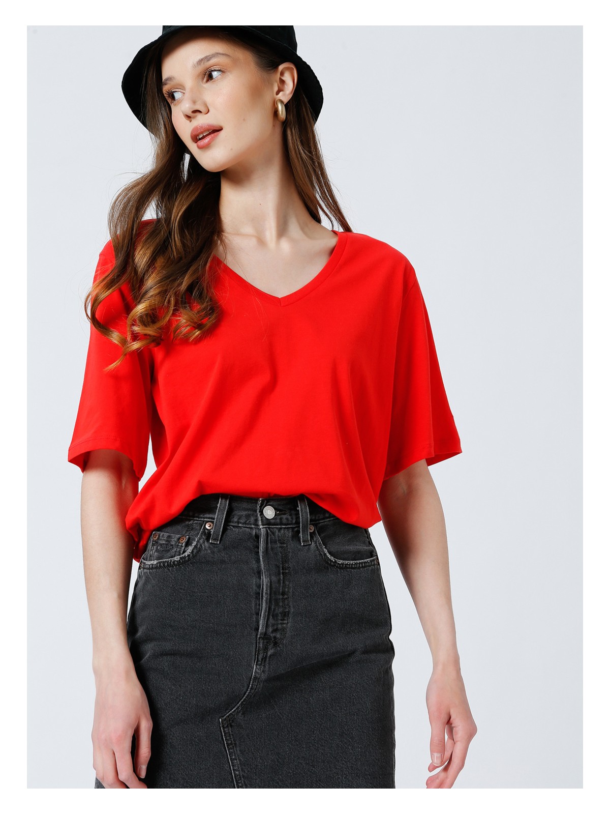 Fabrika Beyaz Kadın V Yaka Oversize T-Shirt TALITA - Görsel 6