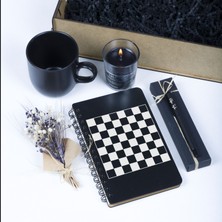 Kitaplı Hediye Seti Yılbaşına Özel Satrançseverler İçin Şık Tasarım Kupa Defter Kalem