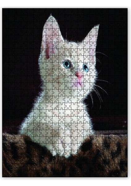 Yavru Sevimli Beyaz Kedi 120 Parça Puzzle Yapboz Mdf (Ahşap)