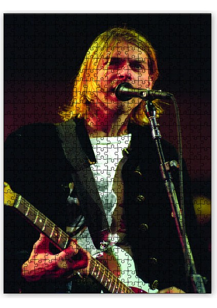 Kurt Cobain Sahnede Görsel 255 Parça Puzzle Yapboz Mdf (Ahşap)