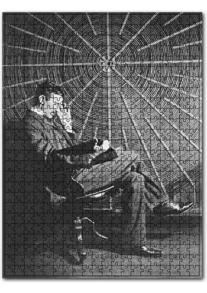 Nikola Tesla Eserinin Önünde Kitap Okuyor 120 Parça Puzzle Yapboz Mdf (Ahşap)