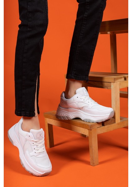 Kadın Beyaz Sneaker Düz Taban Ortapedik İç Taban ile Rahat Kullanım fırsatları
