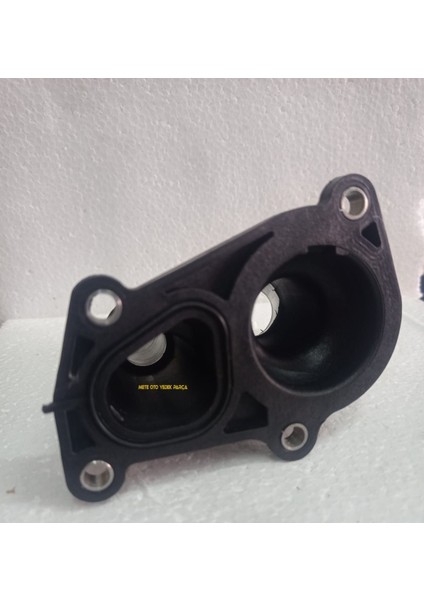 Ford Focus Fiesta Termostad Yuvası Kapağı Benzinli 98MM9K478DB