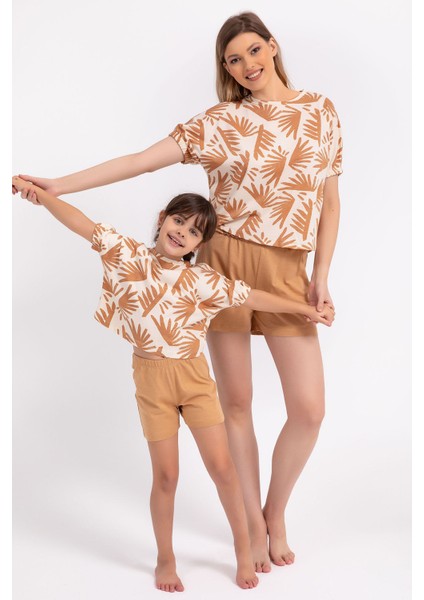 Yaprak Desenli Camel Kız Çocuk Şort Takım