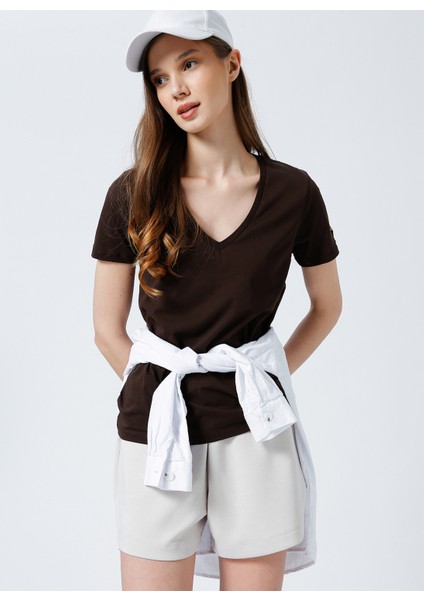 V Yaka Düz Kahve Kadın T-Shirt TEYO