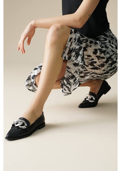 Gianna Siyah Renk Zincir Aksesuarlı Kadın Loafer Günlük Düz Ayakkabı fiyatları