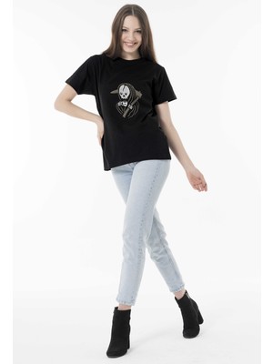 Phinzy Cute Death Angel Göğüs Baskılı Kadın Siyah Slim Fit Regular T-Shirt