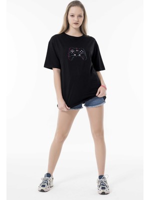 Phinzy Glitched Joystick Göğüs Baskılı Kadın Siyah Oversize Bol Kesim T-Shirt