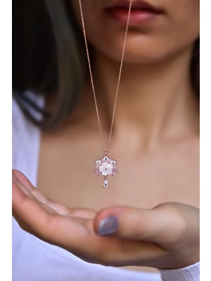 925 Ayar Gümüş Rose Kaplama Tasarım Pembe Taşlı Sedef Manolya Çiçeği Damla Kolye
