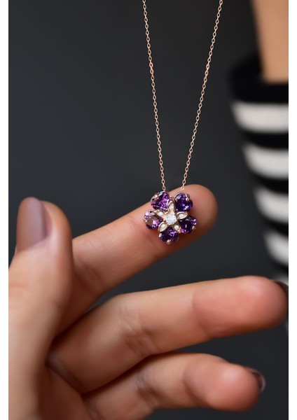 925 Ayar Gümüş Rose Kaplama Mor Taşlı Mine Çiçeği Kadın Kolye