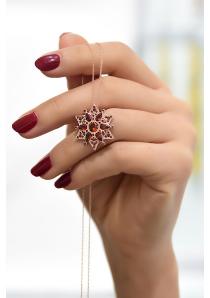 925 Ayar Gümüş Rose Kaplama Ruby Yıldız Kartanesi Kolye