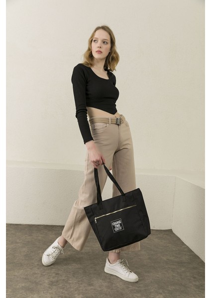 Kadın Siyah Önü Fermuarlı Change Time Yazılı Kol Çantası fırsatları