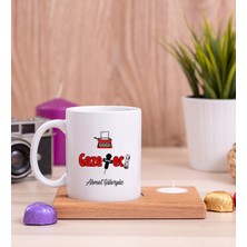 Hediye Dükkanı Kişiye Özel  Gazeteci Ahşap Altlıklı Mumlu Beyaz Kupa Bardak