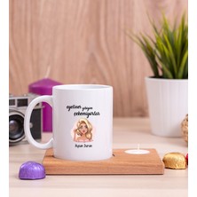 Hediye Dükkanı Kişiye Özel  Eyeliner Gibiyim Çekemiyorlar Ahşap Altlıklı Mumlu Beyaz Kupa Bardak