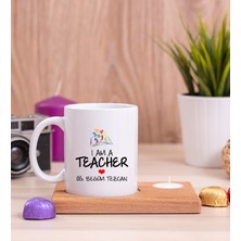 Hediye Dükkanı Kişiye Özel  Öğretmen Ahşap Altlıklı Mumlu Beyaz Kupa Bardak