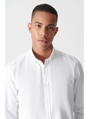 Avva Erkek Beyaz Düz Düğmeli Yaka Regular Fit Gömlek E002026