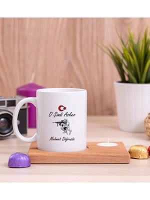 Hediye Dükkanı Kişiye Özel  Askere Hediye Ahşap Altlıklı Mumlu Beyaz Kupa Bardak