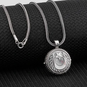 Çift Taraflı Ay Yıldız Tasarımlı Açılabilir 925 Ayar Gümüş Cevşen Kolye