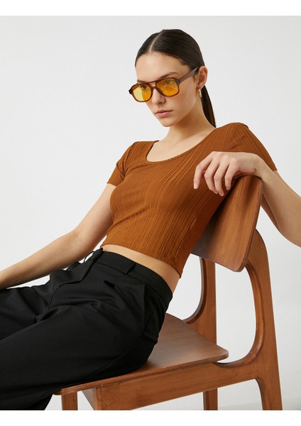 Kadın U Yaka Kısa Kollu Tişört