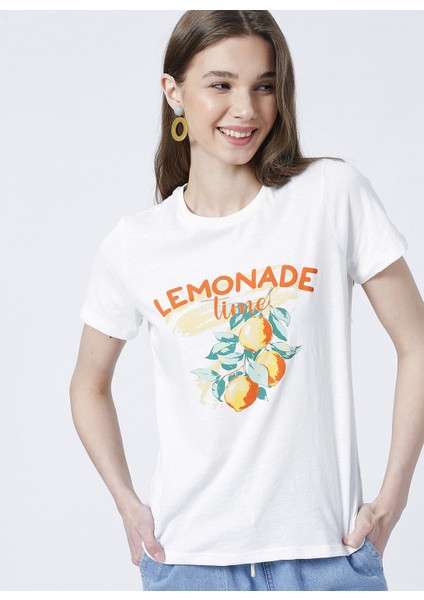 Bisiklet Yaka Basic Baskılı Beyaz Kadın T-Shirt - RESHE fırsatları
