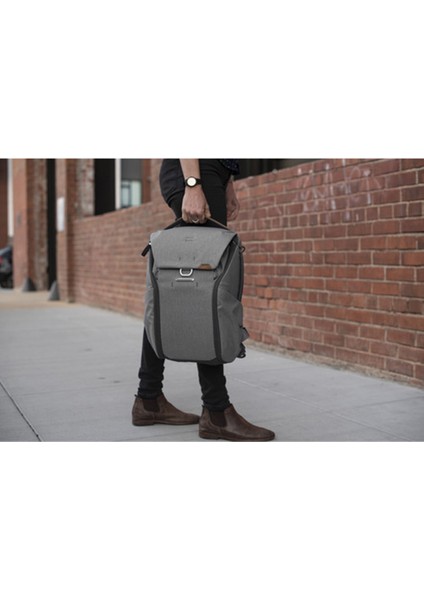 20L V2 Gri Sırt Çantası