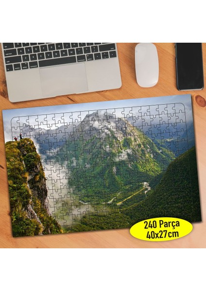 Dumanlı Yeşil Doğa Dağ Manzarası 240 Parça Puzzle YAPBOZ-62858006