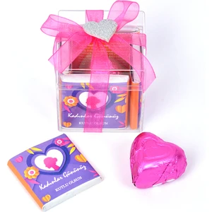Şeffaf Kutuda Kadınlar Günü Çikolata