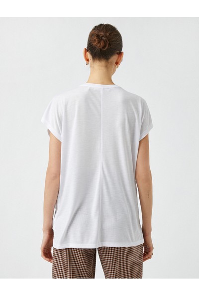 Koton 2SAK50066EK Yuvarlak Yaka Kısa Kollu Normal Kalıp Beyaz Kadın T-Shirt