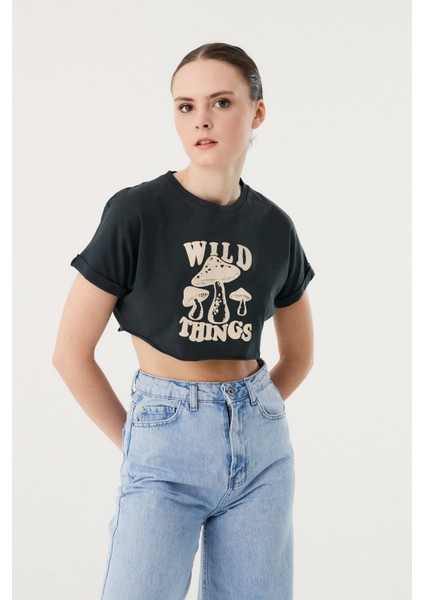 Mantar Baskılı Salaş Crop Tişört
