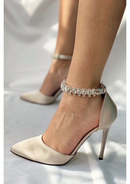 Gizmo Bej Saten Bilekten Taşlı Topuklu Ayakkabı fırsatları