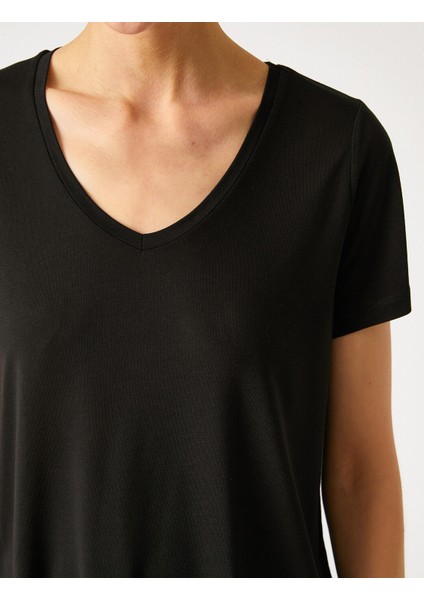 2YAK13046EK Yuvarlak Yaka Kısa Kollu Normal Kalıp Siyah Kadın T-Shirt indirimleri