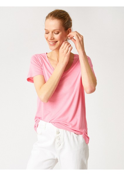 2YAK13046EK Yuvarlak Yaka Kısa Kollu Normal Kalıp Pembe Kadın T-Shirt