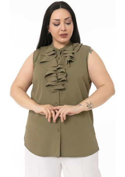 Büyük Beden Yakası Iki Kat Volanlı Düğmeli Kolsuz Haki Gömlek