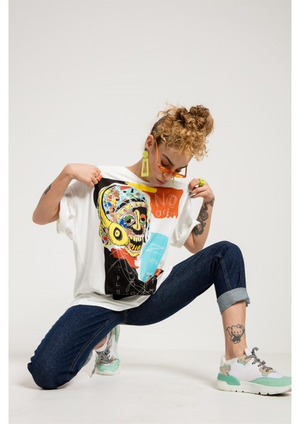 Kadın Renkli Baskılı Oversize Beyaz T-Shirt Elbise fiyatları