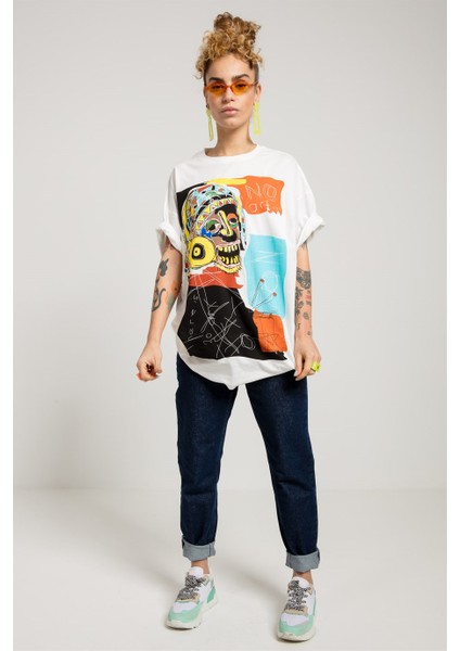 Kadın Renkli Baskılı Oversize Beyaz T-Shirt Elbise fırsatları