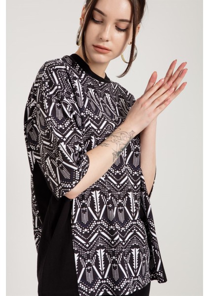 Desenli Oversize Siyah Kadın T-Shirt fırsatları