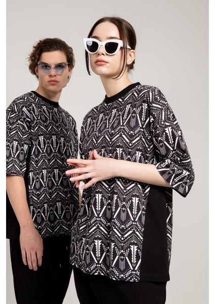 Desenli Oversize Siyah Kadın T-Shirt